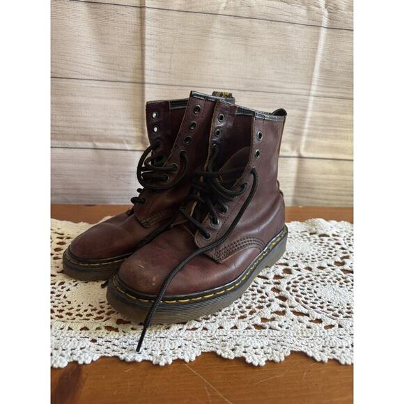 Doc Dr Martens Cherry Red Leather Boots Made In England 5 Mens/6 Wmns?‎ 8-Eye - Picture 2 of 10